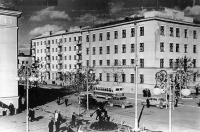 Улица Ленина. Вид на здание управление ЖД. 1960-е года.