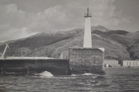 Входной маяк в порту Невельска