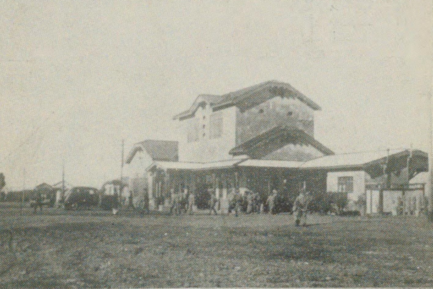 Железнодорожный вокзал г. Сикука. Движение до станции Сикука открыто в 1936 году