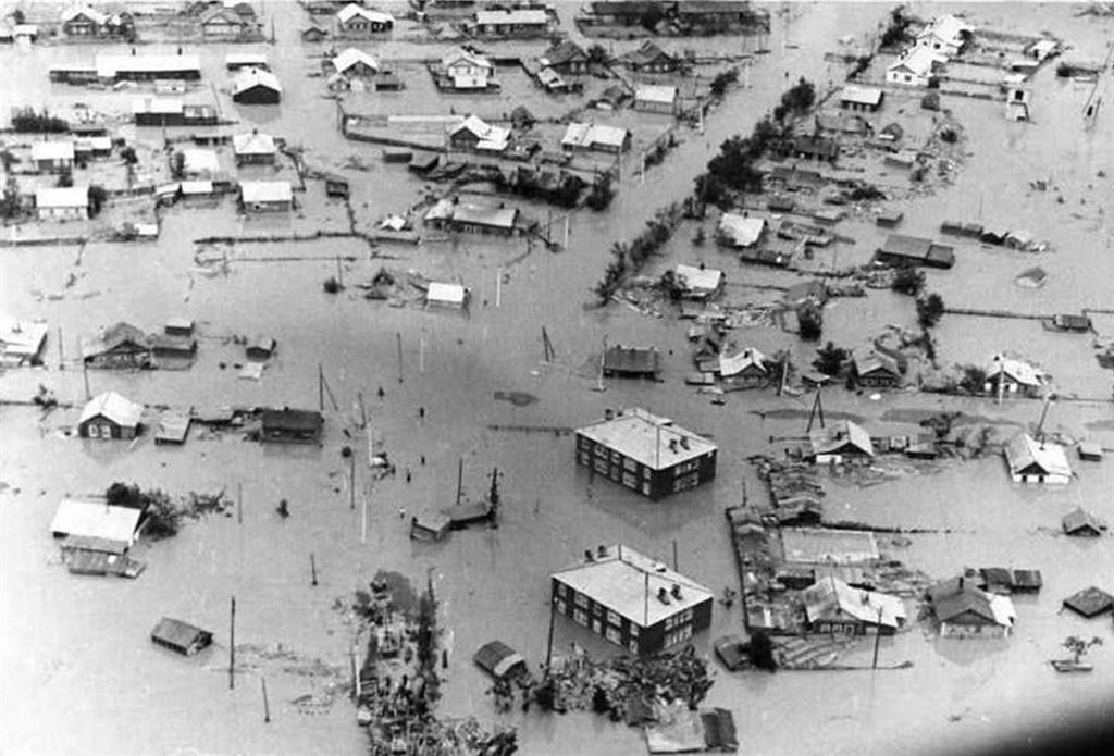 Последствия тайфуна 'Филлис' города Углегорск.