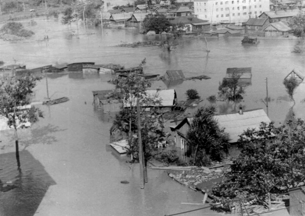 Последствия тайфуна 'Филлис' города Углегорск.