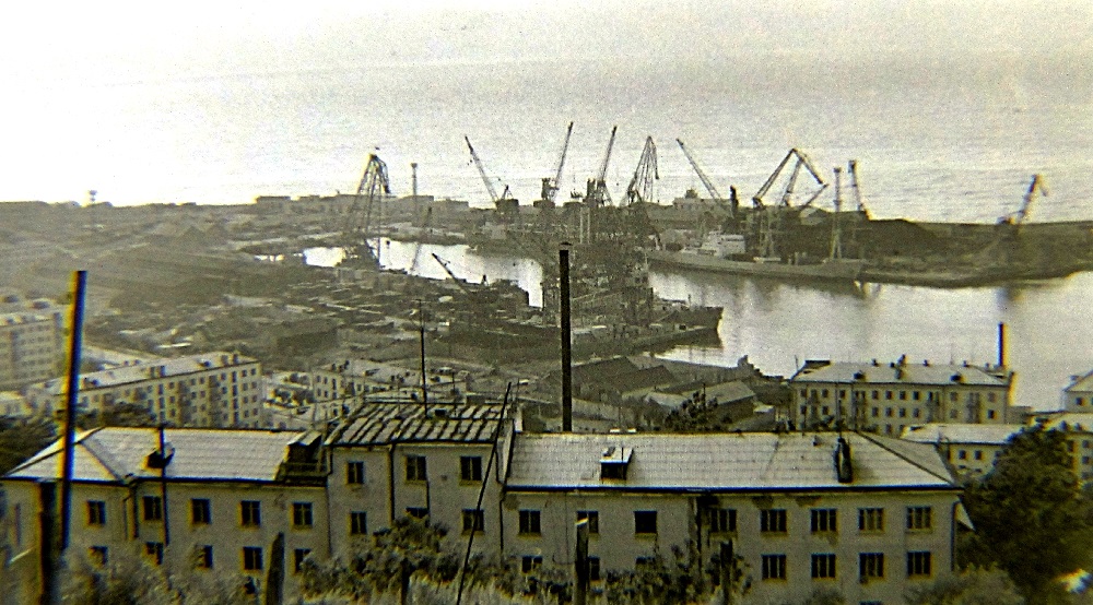 Вид на порт города Холмск