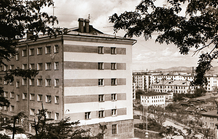 Здание общежития мореходной школы г. Корсаков.
