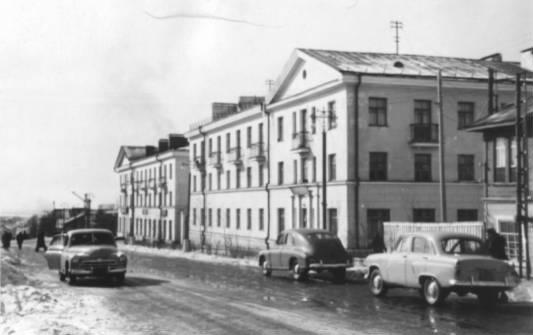 Жилые дома на Советской заселенные в 1957 году. г. Корсаков