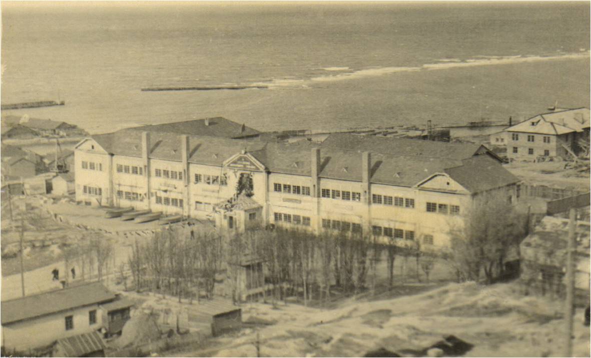 Учебный корпус мореходного училища (ул. адм. Макарова). Начало 50-х годов