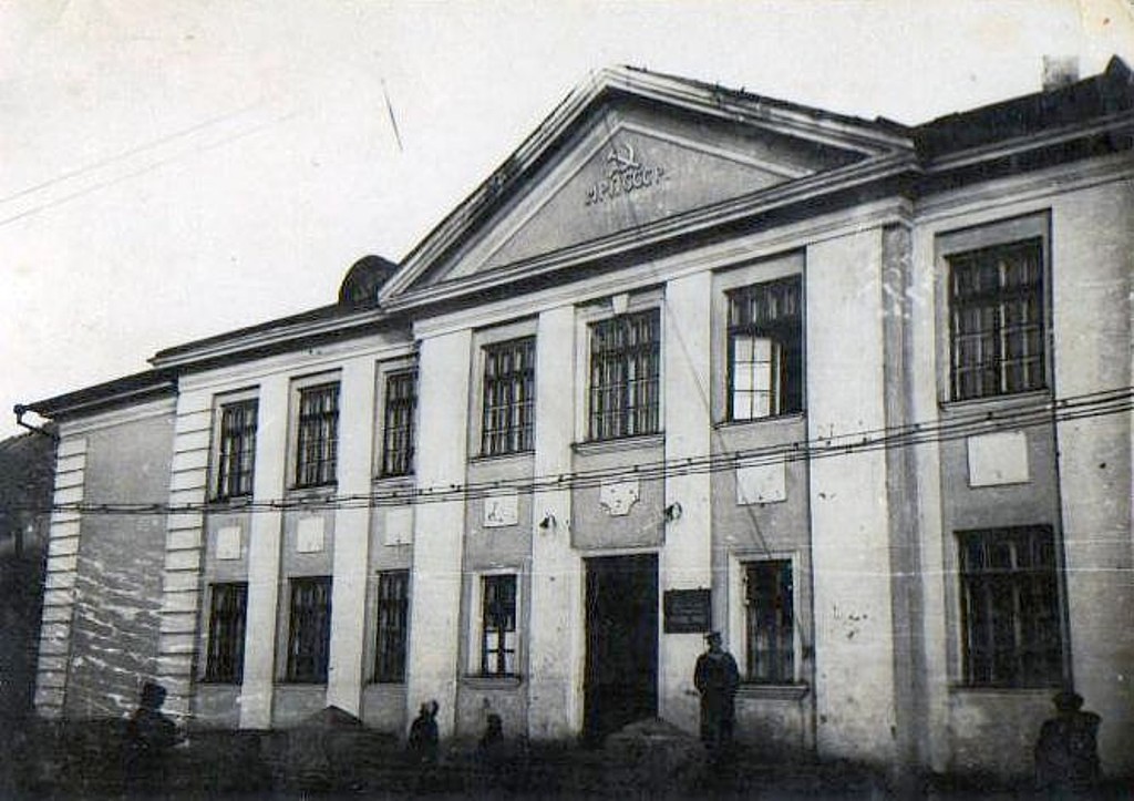Старое здание мореходного училища г. Невельск