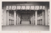 Внутри помещения храма Маока дзинзя г. Маока