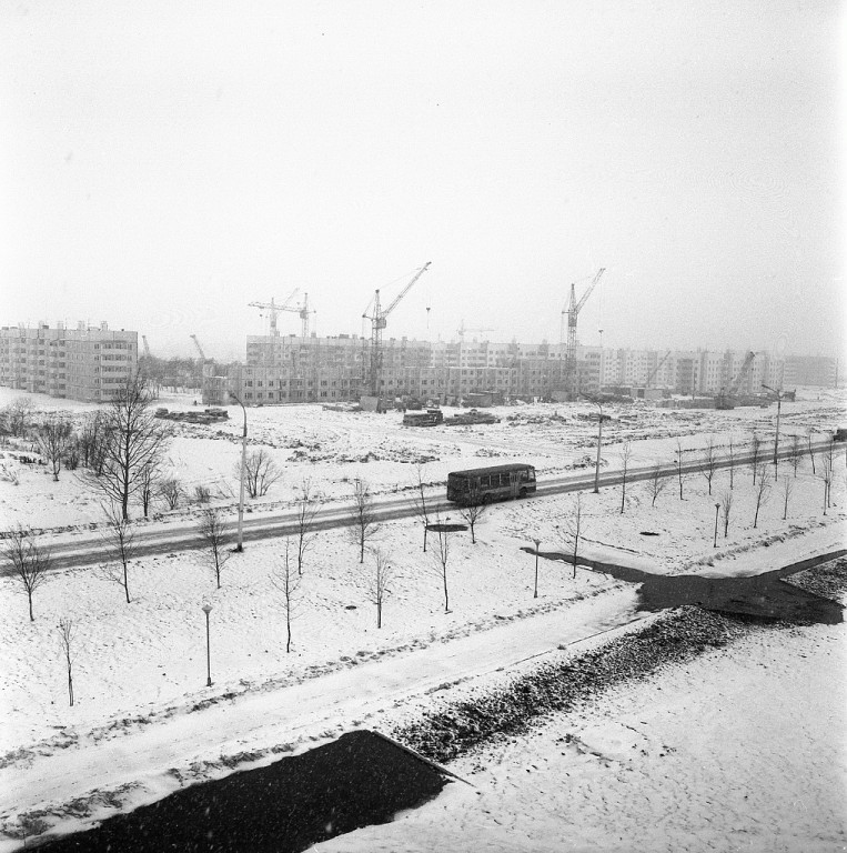 Строительство 11 микрорайона в г. Южно-Сахалинск. Вид с проспекта Мира