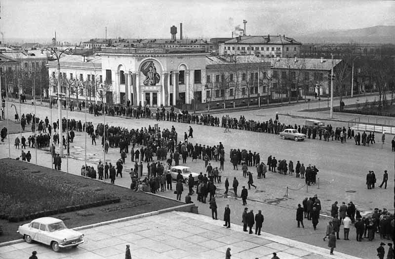 Площадь Ленина, вид с Горисполкома г. Южно-Сахалинска