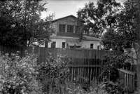 Дом на Дзержинского (бывшая Стрелковая улица) 21 в г. Южно-Сахалинске, вид с юга