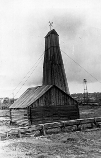 Нефтяная вышка Зотова в Охе, построенная в 1910 г.