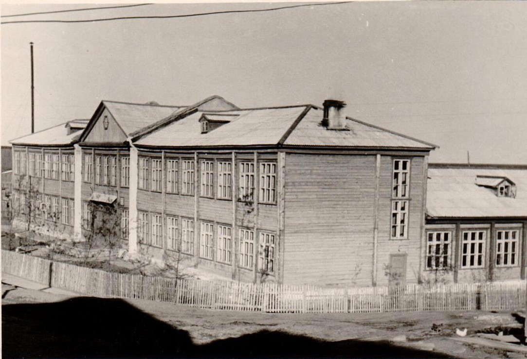 Средняя школа в п. Танги Александровск-Сахалинского района