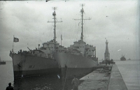 Советские корабли в порту Маока.
