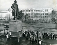 Возложение цветов к памятнику В.И. Ленина