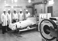 Ф.С. Анкудинов (крайний – справа) с коллегами в центре гипербарической оксигенации Южно-Сахалинской городской больницы